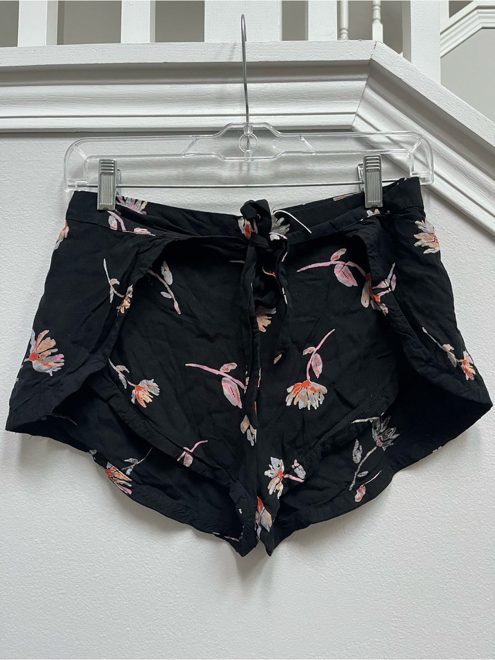 Kimchi Blue Black Floral Tie-Waist Shorts